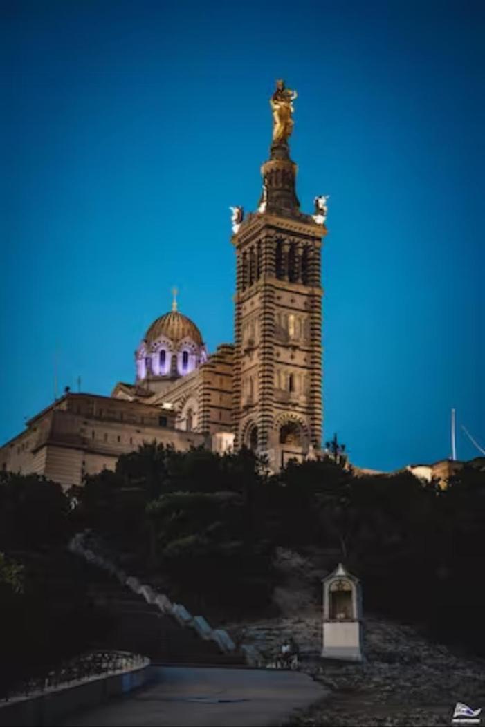 Studio Vieux-Port Vue Basilique Notre-Dame Marseilles Exterior foto