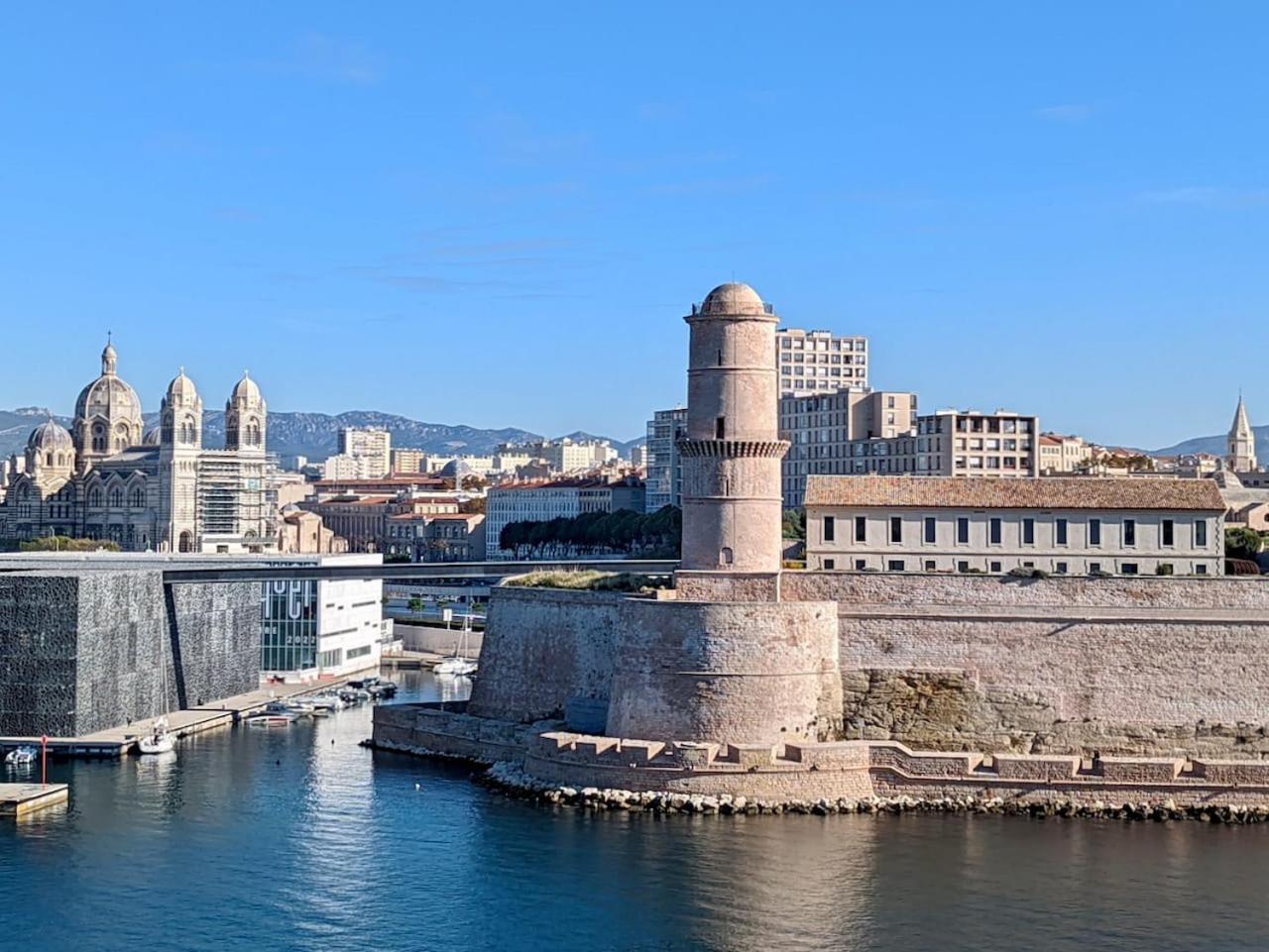 Studio Vieux-Port Vue Basilique Notre-Dame Marseilles Exterior foto
